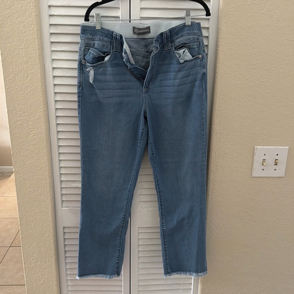 Democracy "Ab" solution High Rise Slim Straight Jean size 12